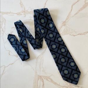 Elegant Blue Patterned Men's Tie